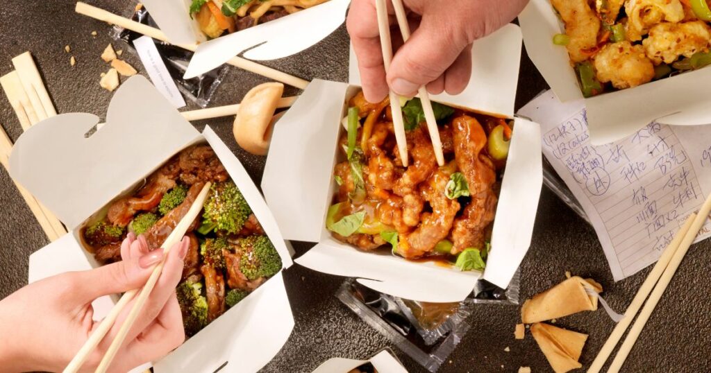 chinese food in white takeout boxes, 2025 takeout packaging trends